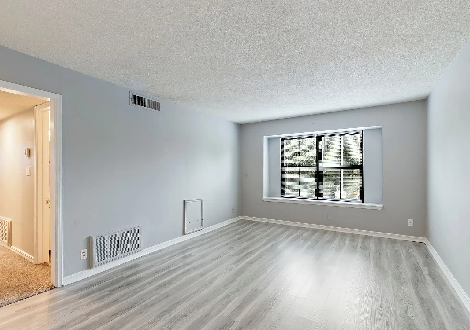Woodward Park Apartments — Photo 3