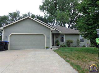 332 NE Aspen Ln, Topeka, KS 66617