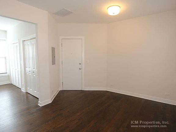 3rd image of 1602 W Belle Plaine Ave #2