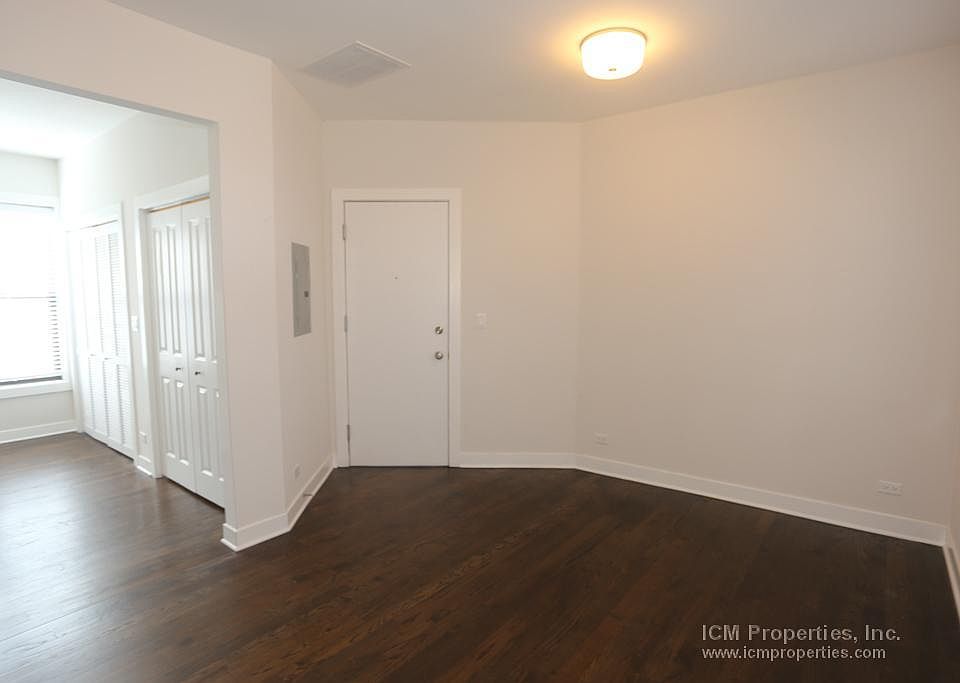 1st image of 1602 W Belle Plaine Ave #1W