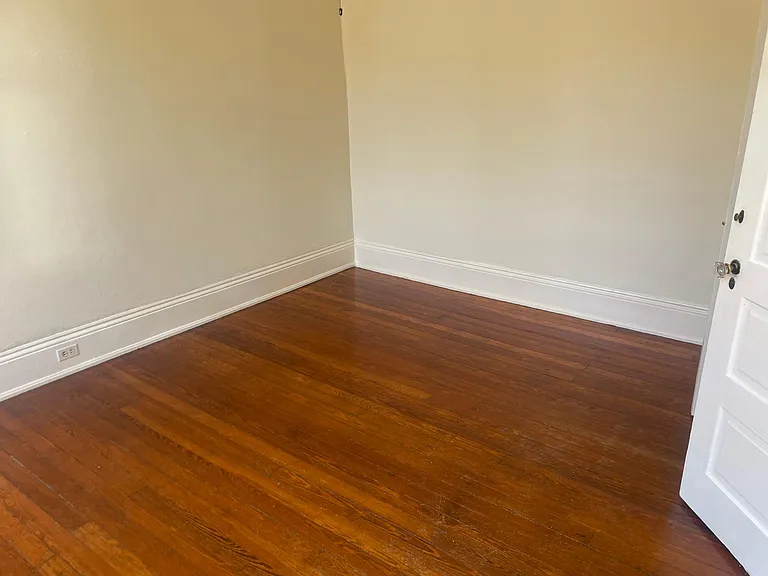 319 S Lopez St #E — Photo 12