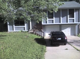 101 NW 80th St, Gladstone, MO 64118
