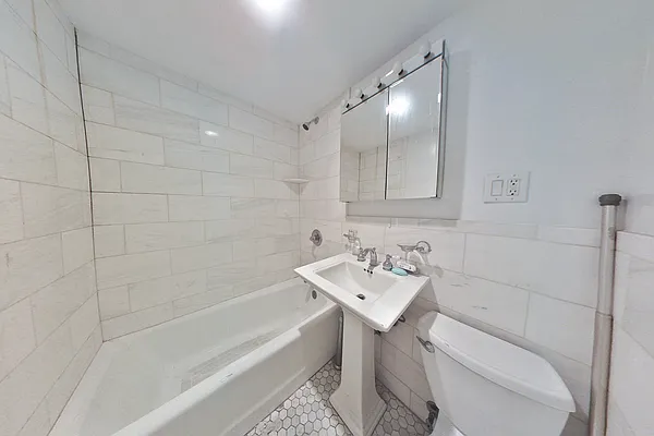 Rented by Platinum Properties | media 5