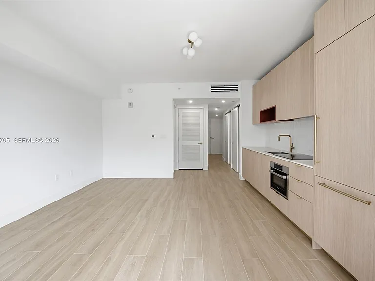 90 NE 32nd St #414 — Photo 4