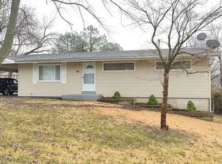 60 Bascom Dr, Saint Louis, MO