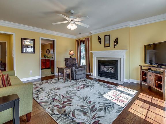 3rd image of 6055 Sunrise Cir