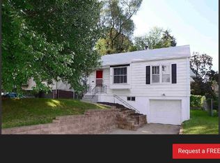 2527 Iowa St, Omaha, NE 68112