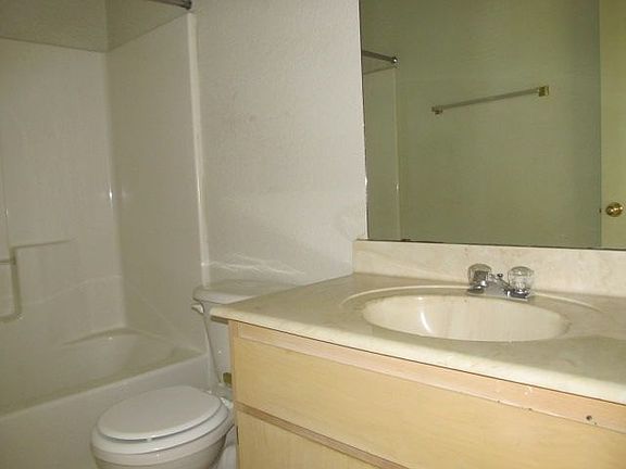 4th image of 2703 Alma Dr