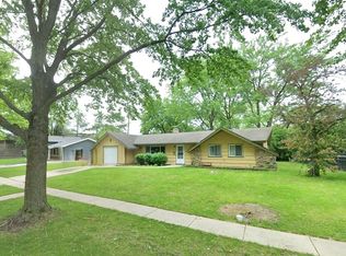1408 Fairlane Dr, Schaumburg, IL 60193
