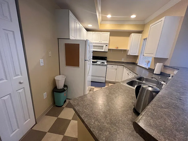 207 E University Ave #6A — Photo 6