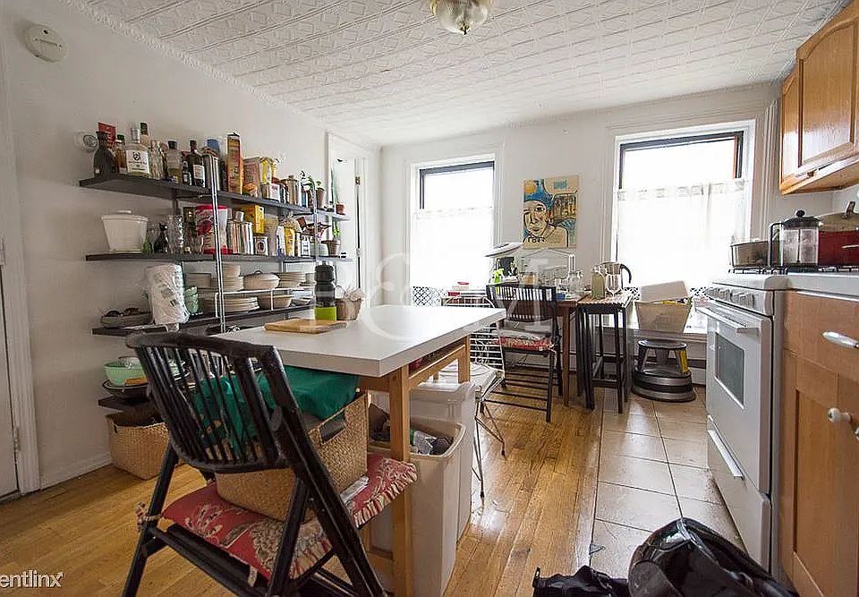 1st image of 941 Pacific St #2