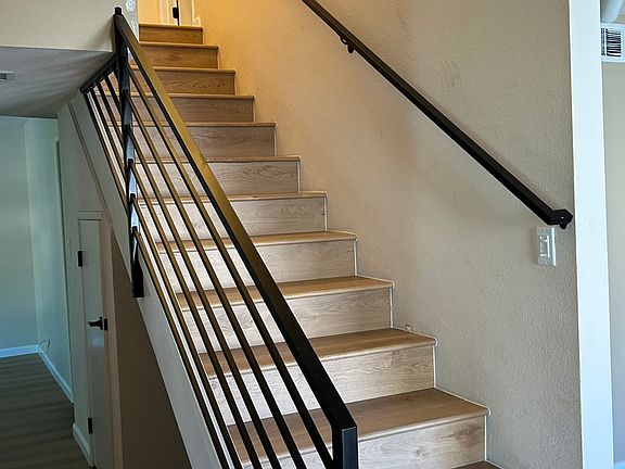 4th image of 629 Commons Dr