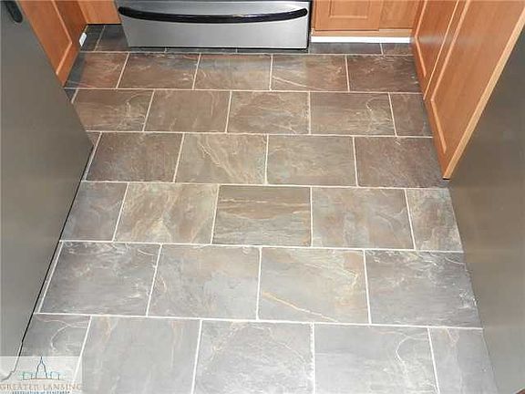 5th image of 400 E Hillside Ct #7