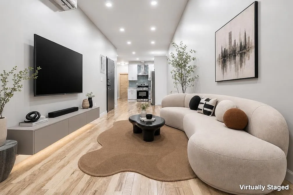 2 bed, 800 sqft, $2,850 — Photo 1