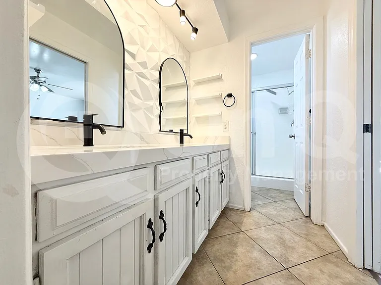 2439 E Elmwood St — Photo 22