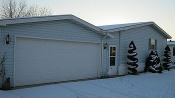 5025 colonial outside.jpg