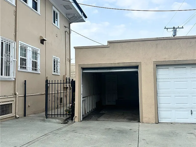 4656 Oakwood Ave — Photo 13