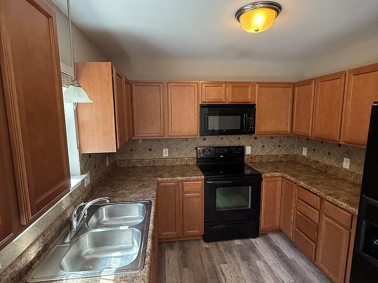 1031 Jack Paris Ct — Photo 7