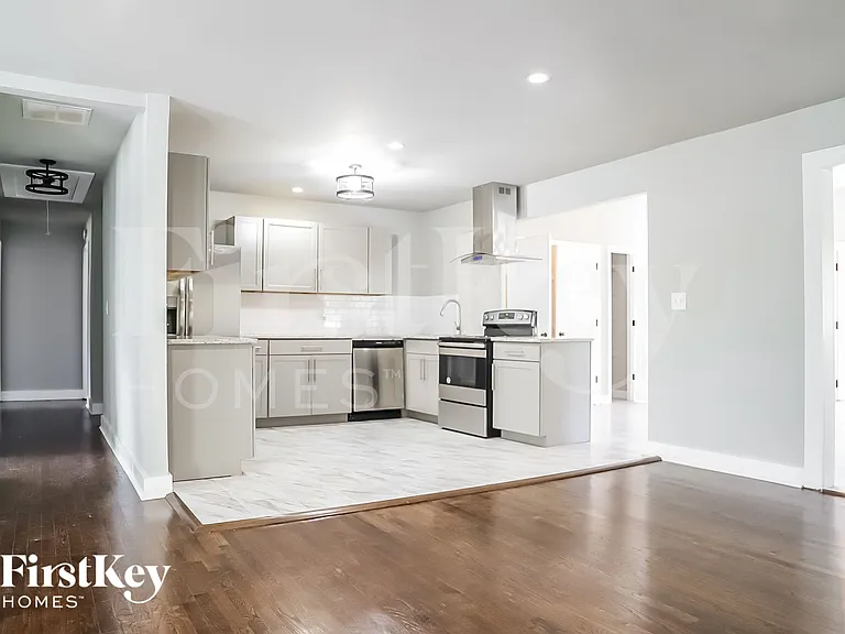 2207 Freydale Rd SE — Photo 8
