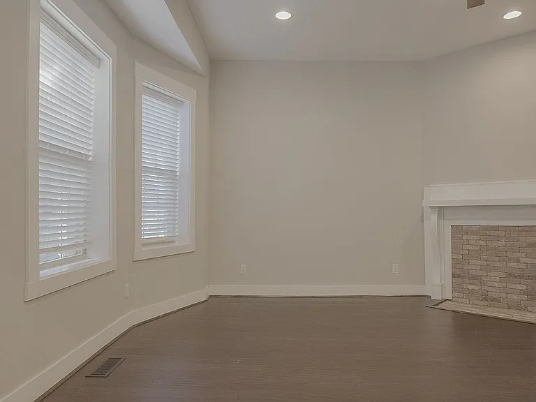 901 N Wood Ave — Photo 10