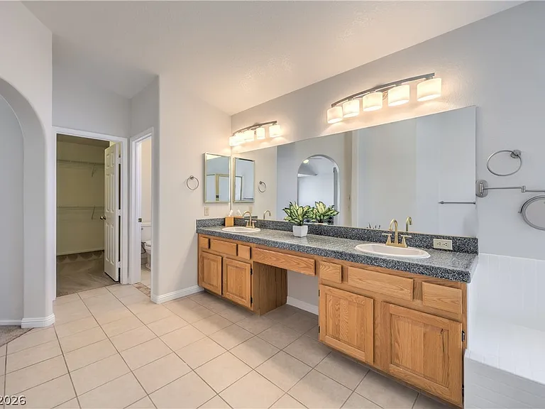 271 Sunshine Springs Ct — Photo 26