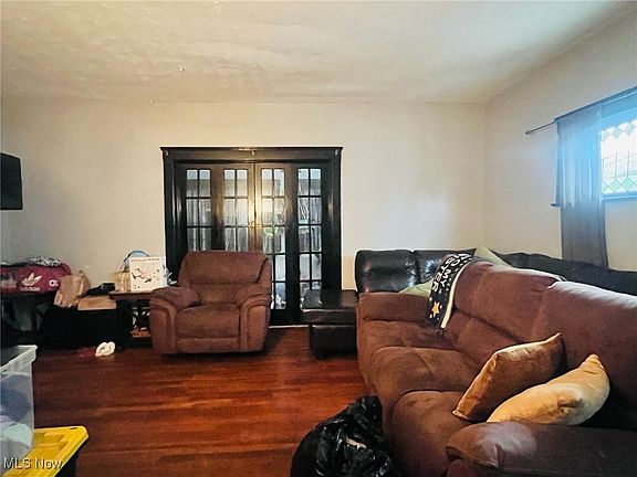 4th image of 3294 E 105th St