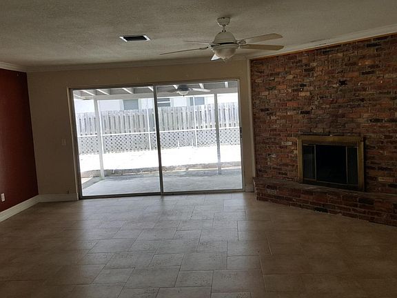 5th image of 2700 White Oak Ln