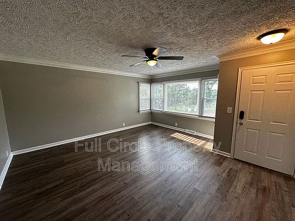 3rd image of 6455 Pacific St