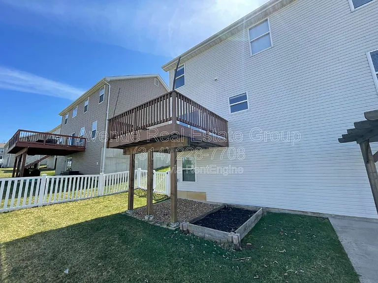 5533 Emerald Place Dr — Photo 43