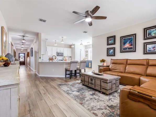 229 Post Oak St, Azle, TX 76020