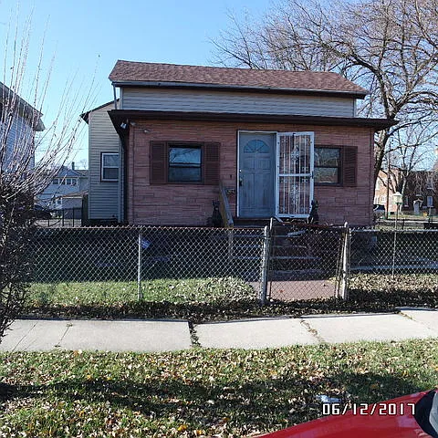 109 Iowa Ave photo 1