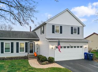 1912 Clydesdale Dr, Wheaton, IL 60189