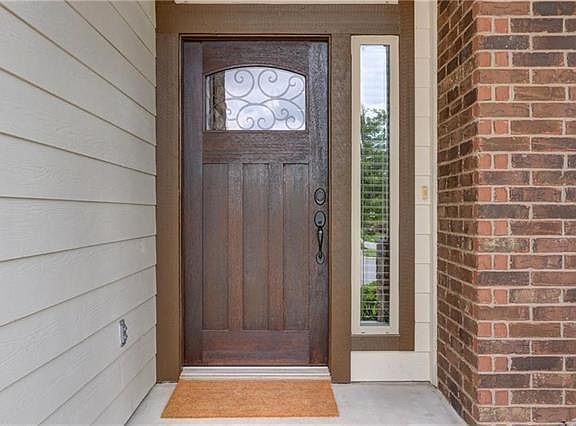 3rd image of 916 Bryce Canyon Dr