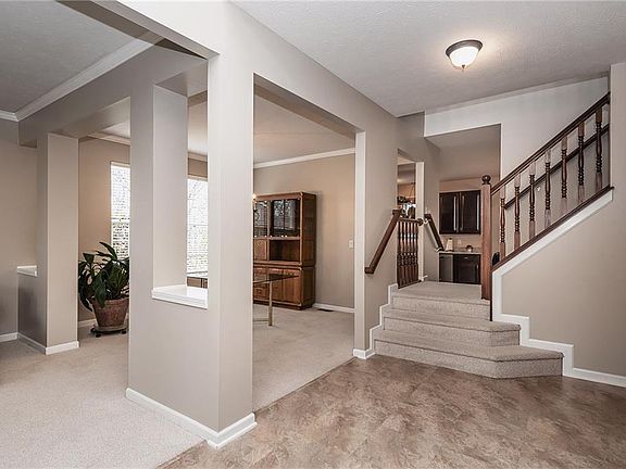 4th image of 15767 Wildrye Dr