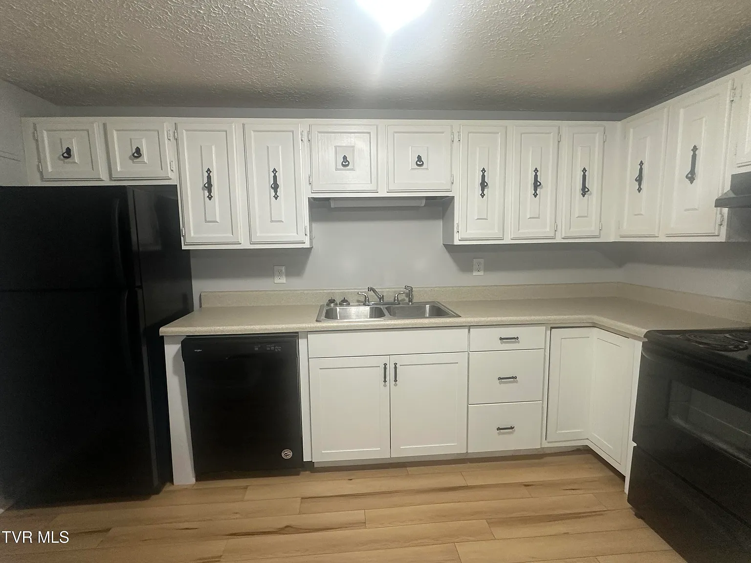2 bed, 976 sqft, $1,000 — Photo 2