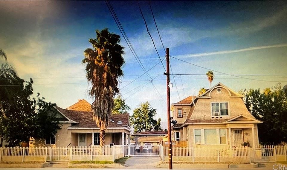 1st image of 316 W 9th St