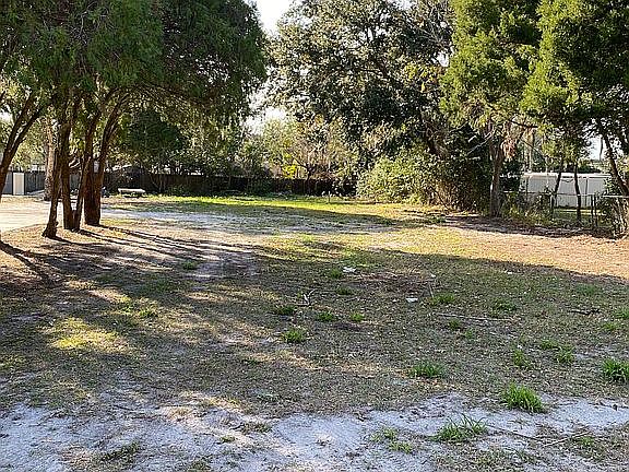 3rd image of 12123 Litewood Dr