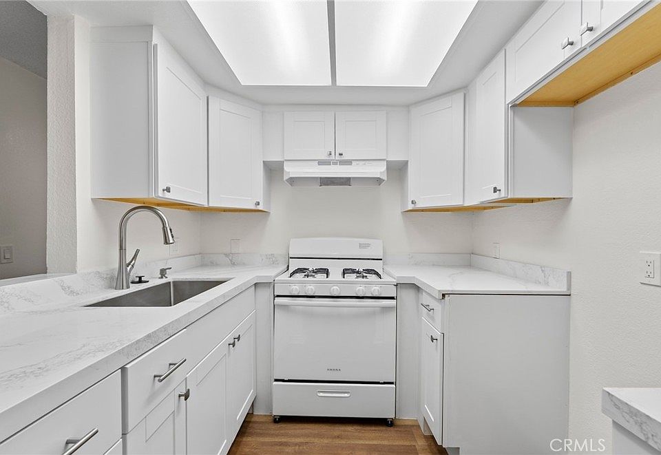 1st image of 600 W 3rd St APT B107