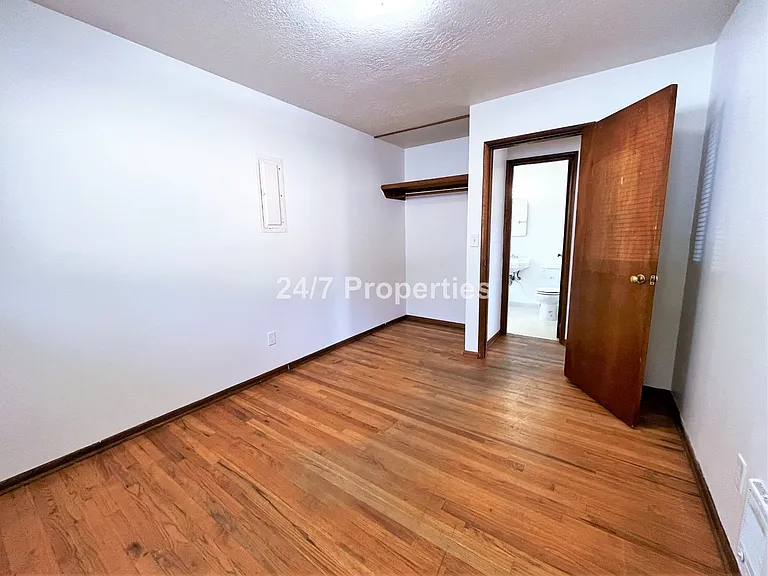 Affordable 1 BD | 1 BA Home - North Tabor — Photo 4