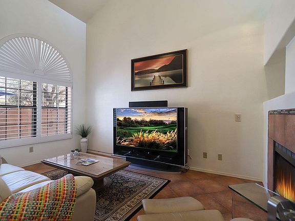 2nd image of 5439 N Via Del Arbolito