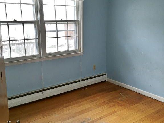 5th image of 48 Coolidge Ave
