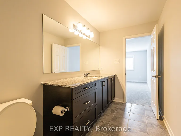 218 Ormiston Cres — Photo 18