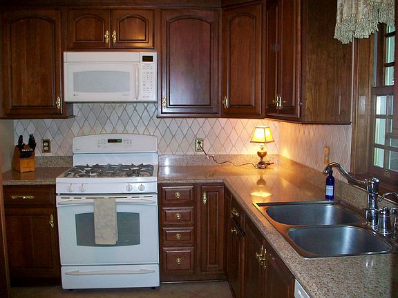 Diamond cherry cabinets