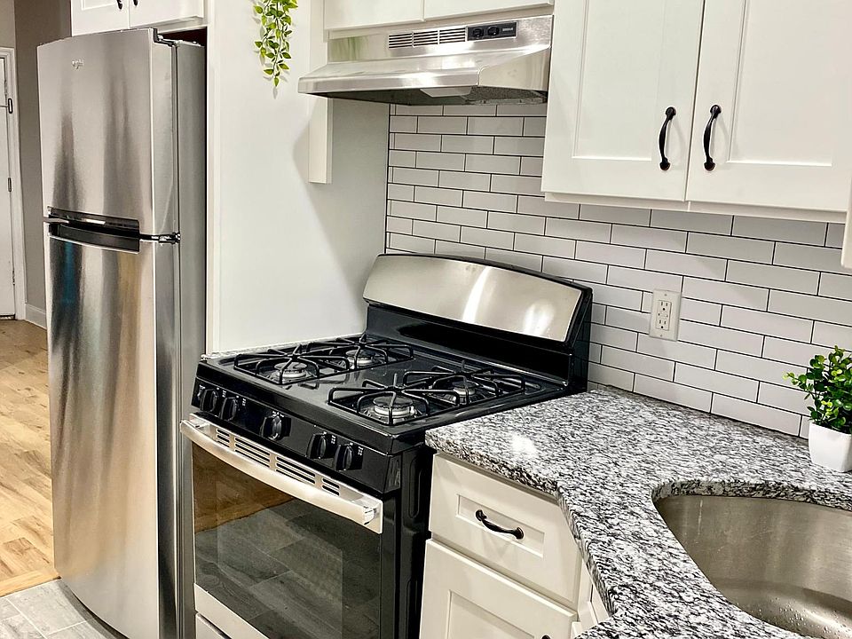 1st image of 399 Lincoln Ave #1