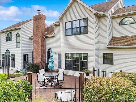 2nd image of 46 Garden Cir