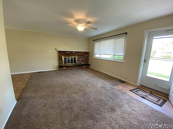 4th image of 727 Gloria Ave