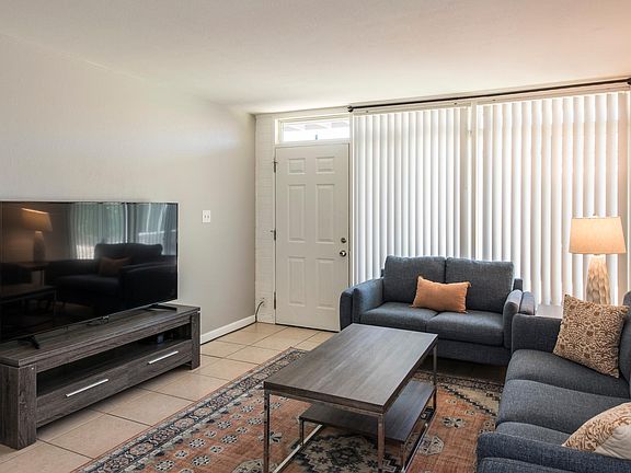 4th image of 1010 E Maryland Ave APT 3