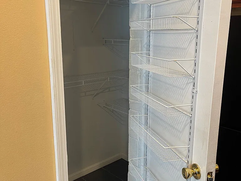 6013 Forest View Rd #2E — Photo 12
