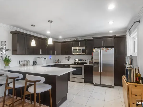 2 Radio Ave APT C12, Secaucus, NJ 07094