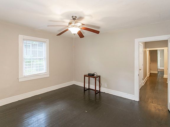 2nd image of 105 N Summit St #A